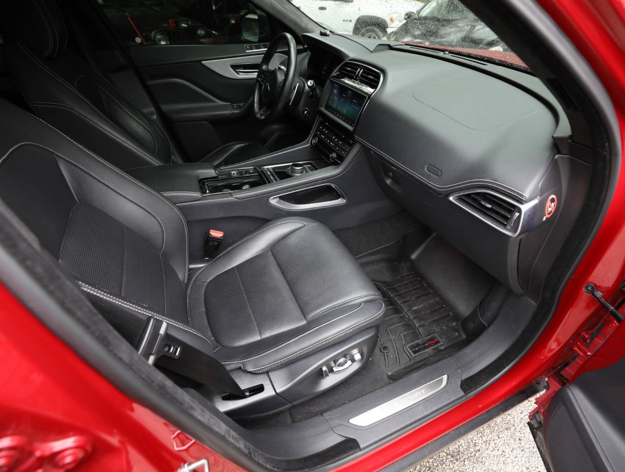 Used 2019 Jaguar F-PACE R-Sport AWD/4WD image 13