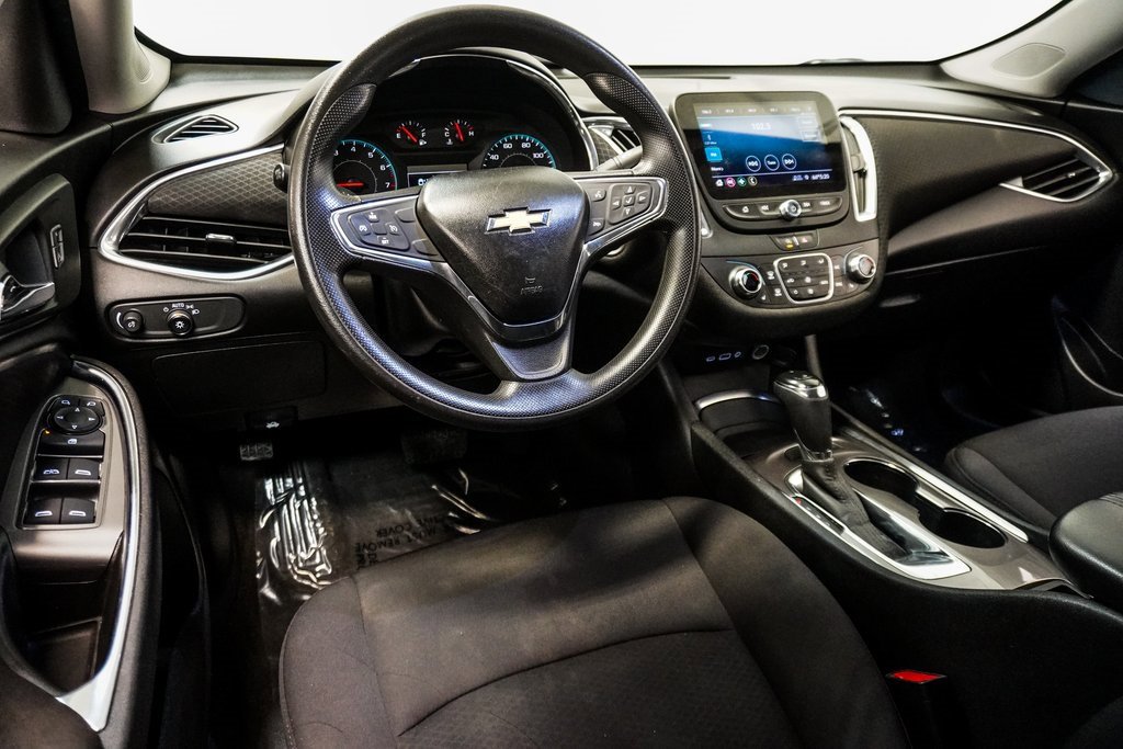 Used 2020 Chevrolet Malibu LT image 13