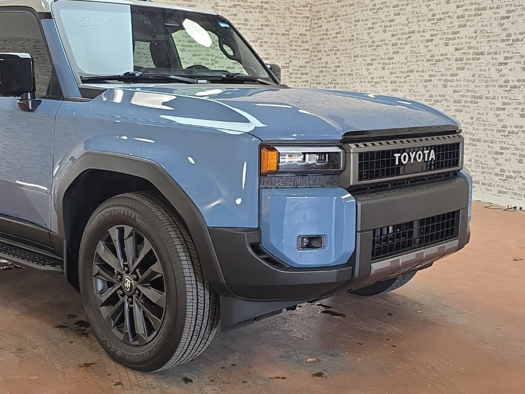 Used 2025 Toyota Land Cruiser image 7