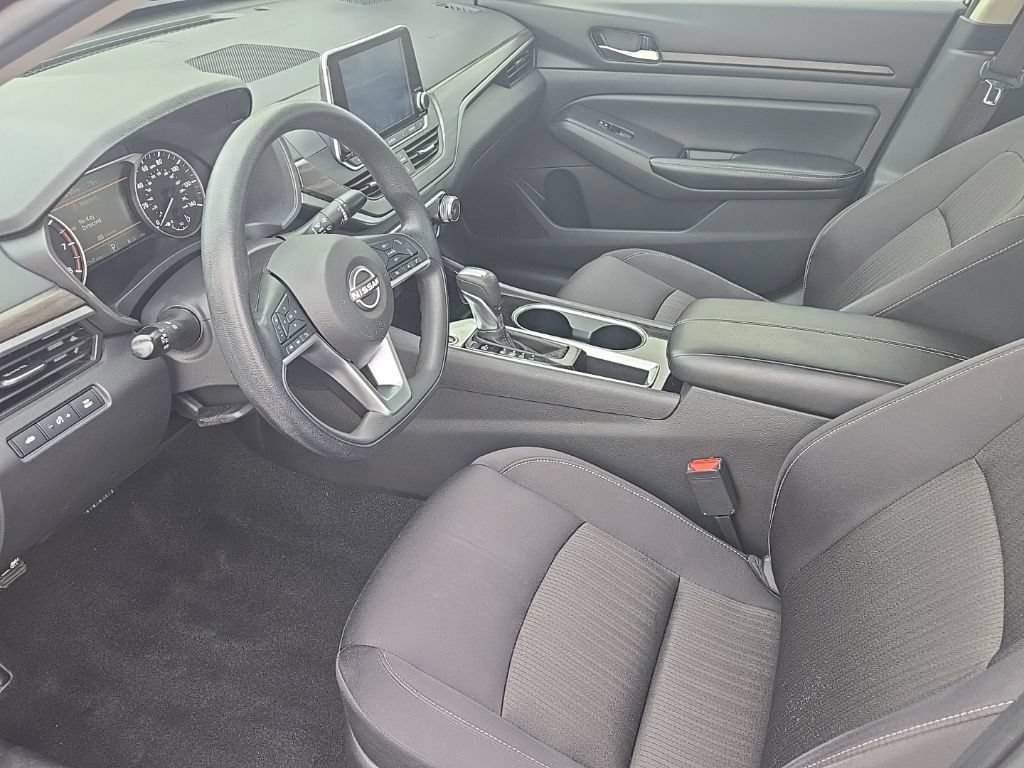 Used 2024 Nissan Altima 2.5 SV FWD image 19