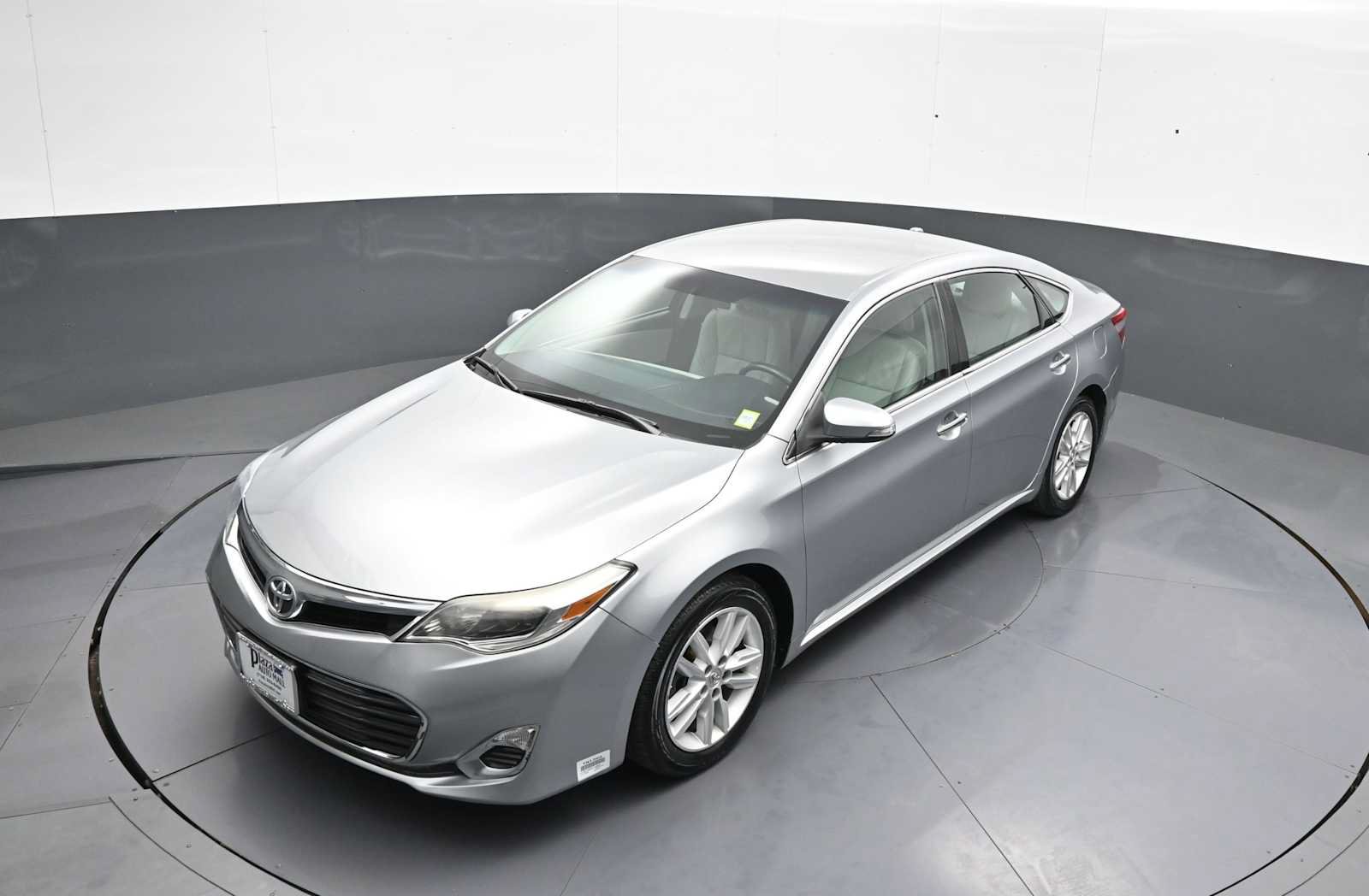 Used 2015 Toyota Avalon XLE FWD image 32