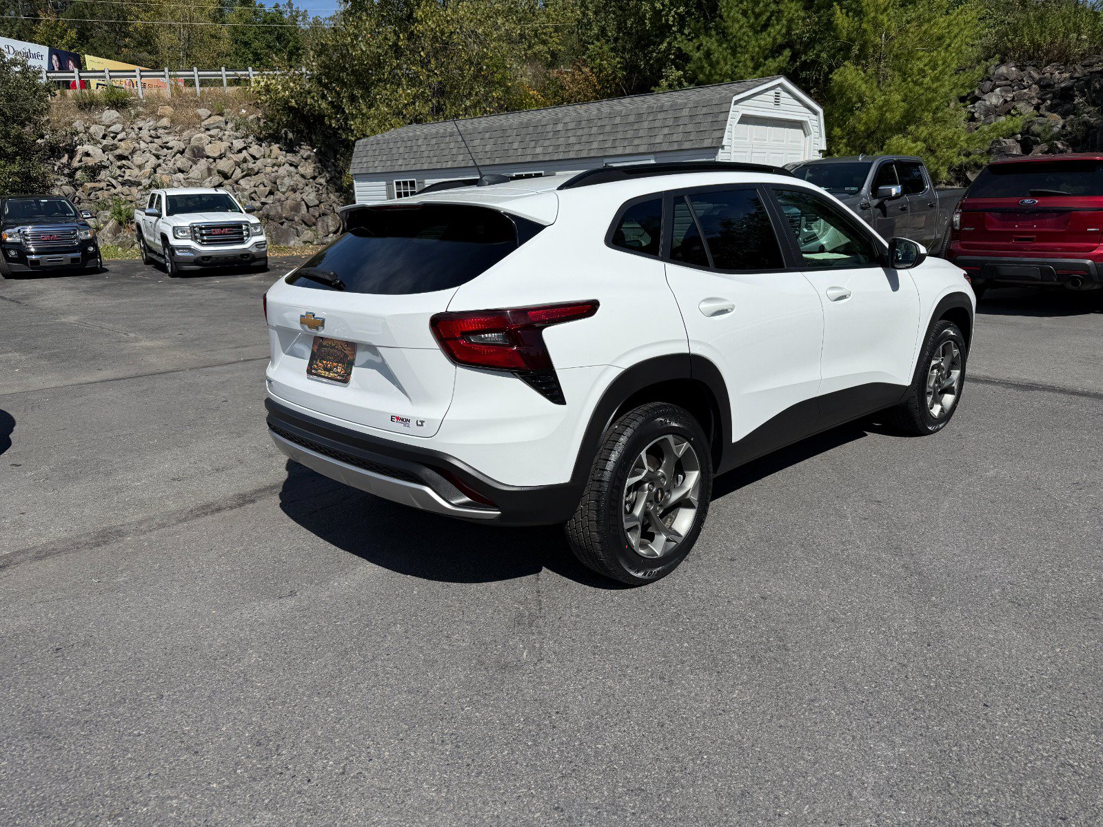 Used 2025 Chevrolet Trax LT FWD image 5