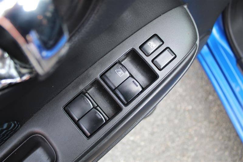 Used 2015 Nissan Versa Note SV FWD image 12