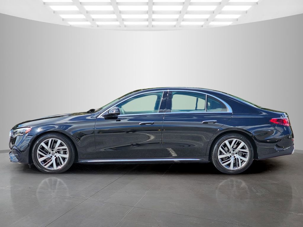 Used 2024 Mercedes-Benz E 350 4MATIC Sedan image 3
