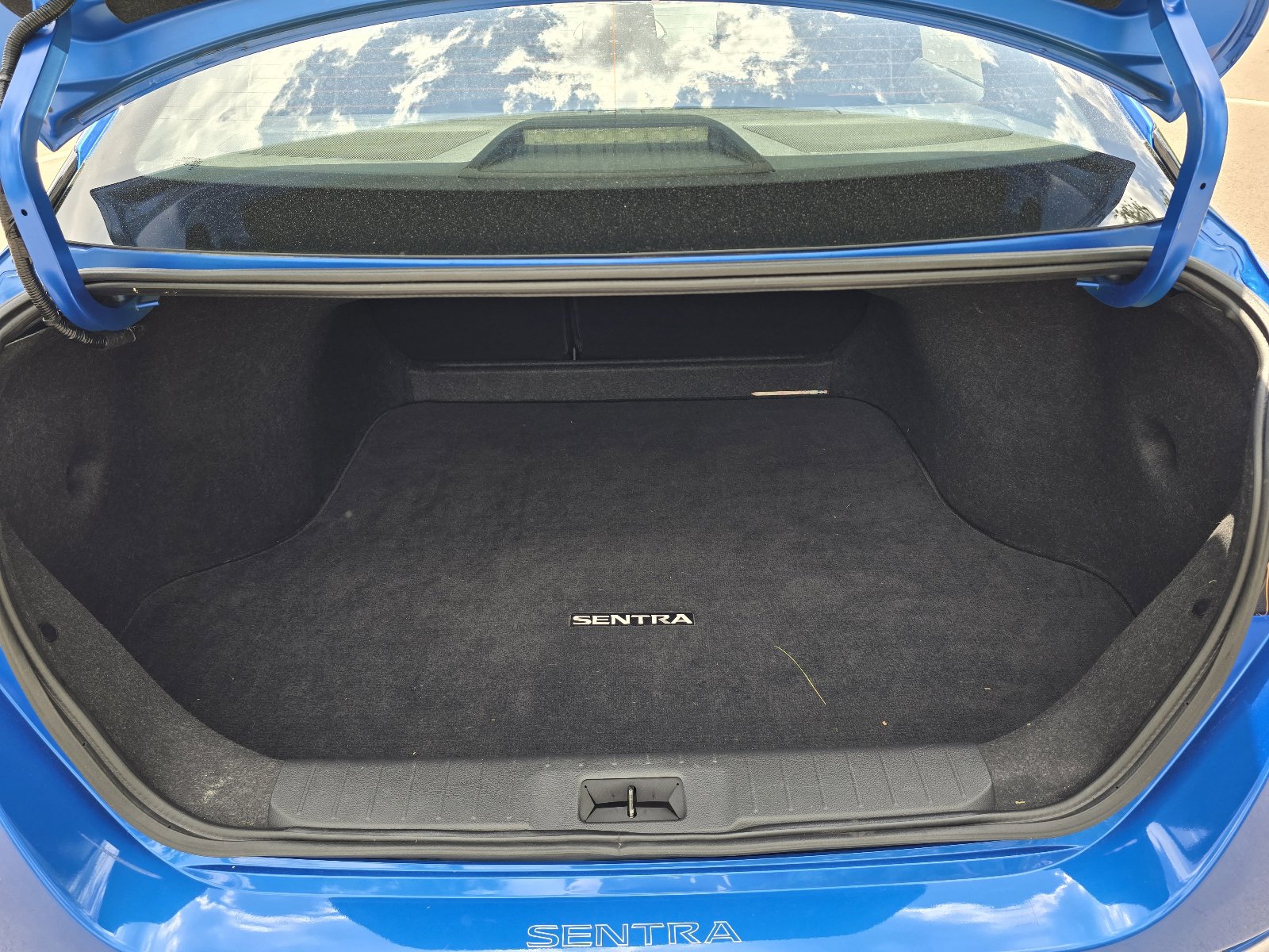 Used 2023 Nissan Sentra SR w/ SR Premium Package image 25