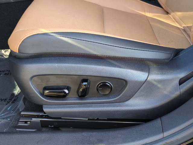 Used 2025 Lexus ES 300h w/ Premium Package FWD image 24