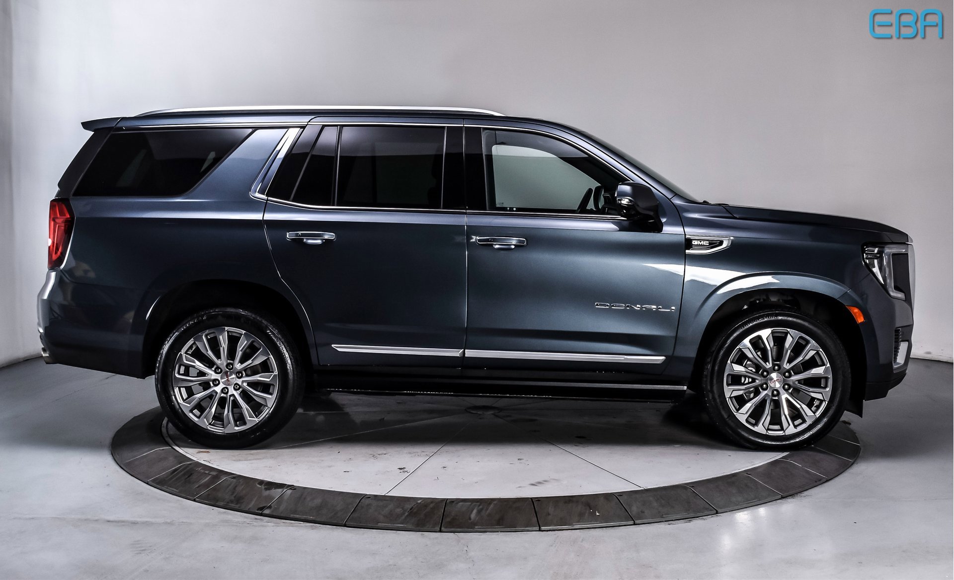 Used 2021 GMC Yukon Denali w/ Denali Premium Package image 7