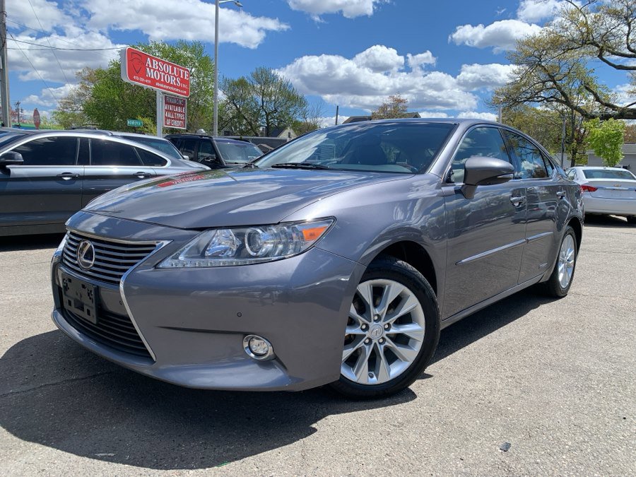 Used 2015 Lexus ES 300h w/ Navigation System Package