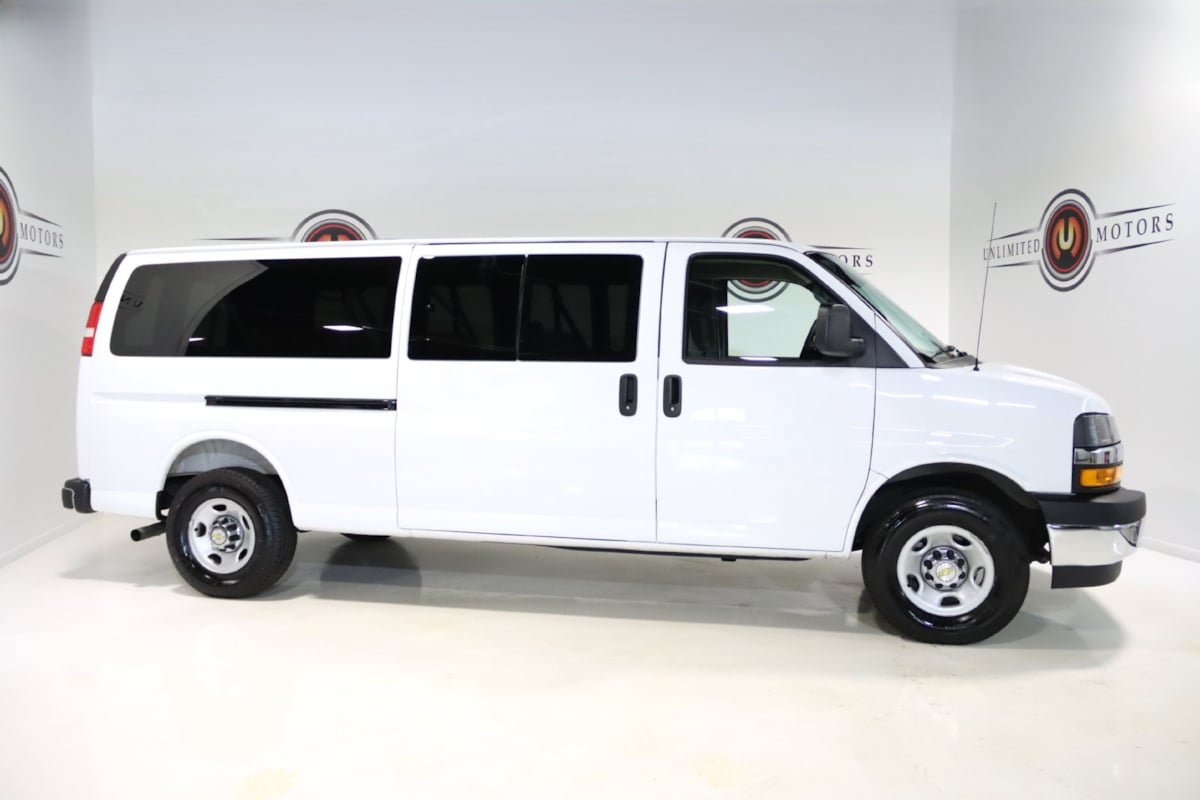 Used 2025 Chevrolet Express 3500 LT w/ LT Preferred Equipment Group RWD image 30