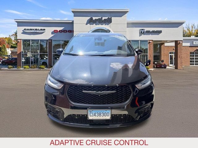 New 2023 Chrysler Pacifica Touring-L w/ S Appearance Package FWD image 3