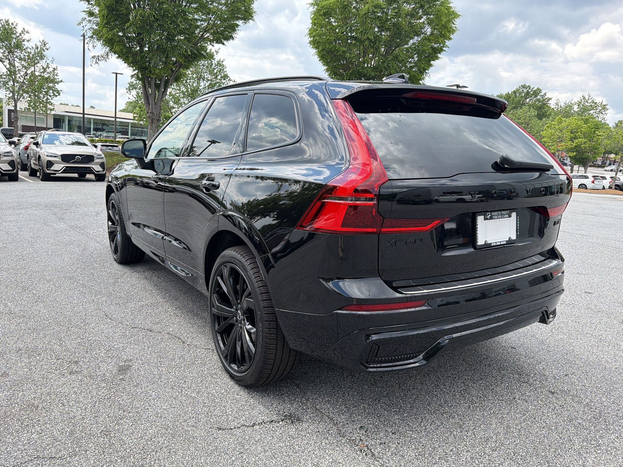 New 2026 Volvo XC60 B5 Ultra w/ Climate Package AWD/4WD image 3