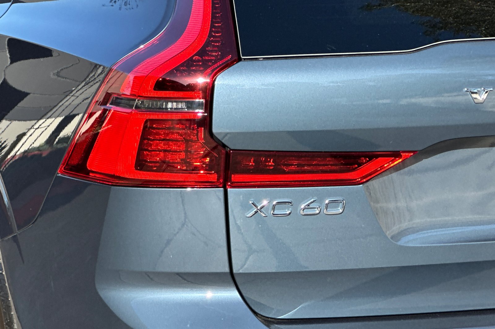 New 2026 Volvo XC60 B5 Plus w/ Climate Package image 7