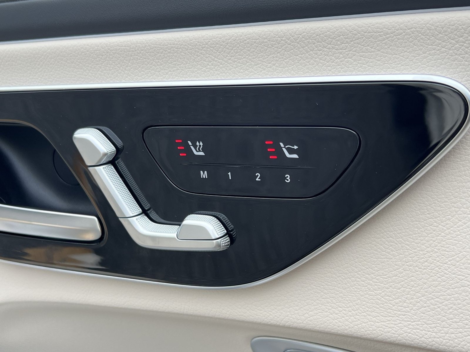 New 2027 Mercedes-Benz CLE 450 4MATIC Cabriolet image 41
