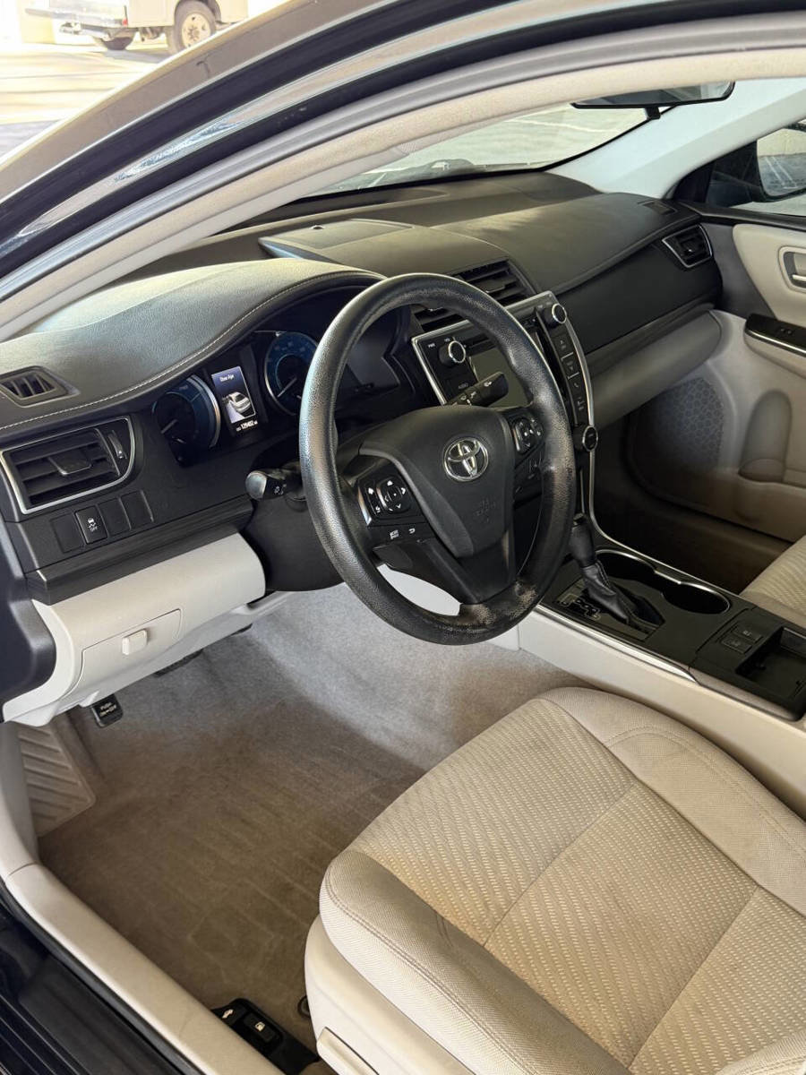 Used 2017 Toyota Camry XLE image 32