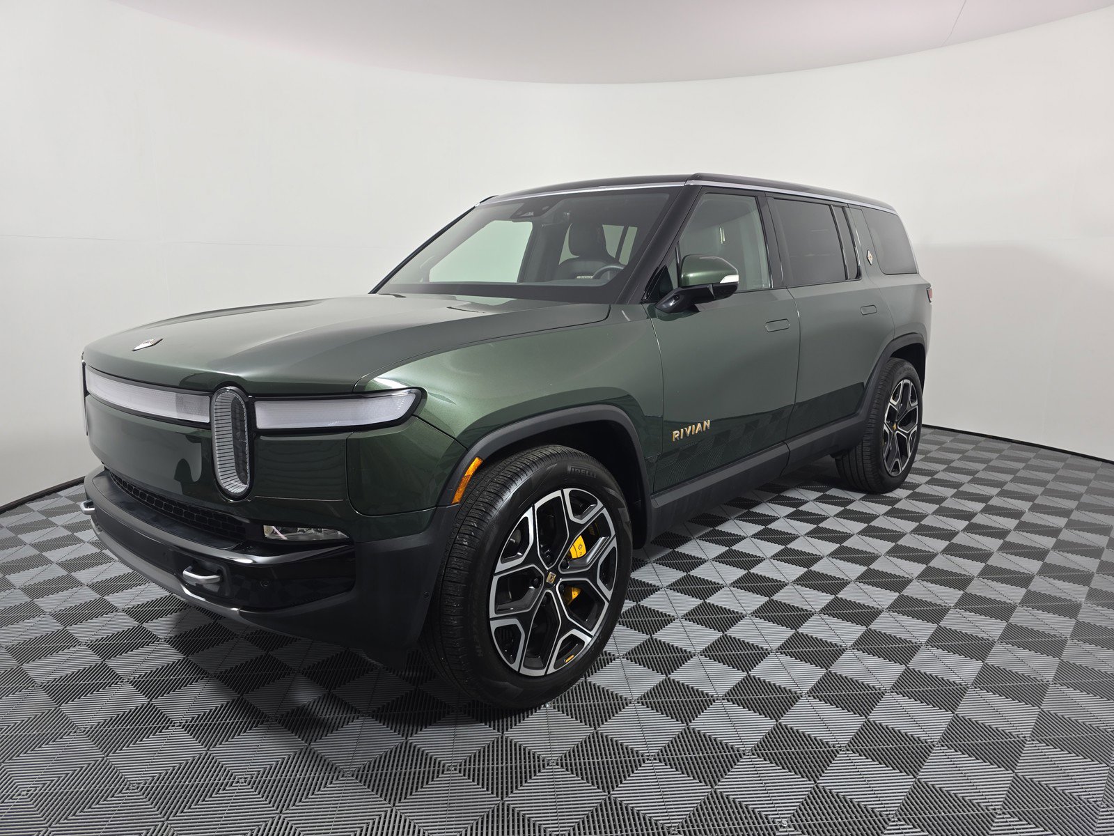 Used 2022 Rivian R1S Launch Edition