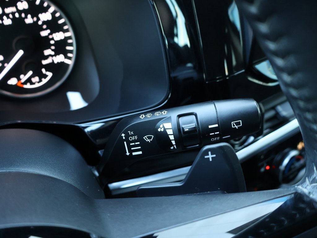 Used 2022 Nissan Pathfinder SV image 16