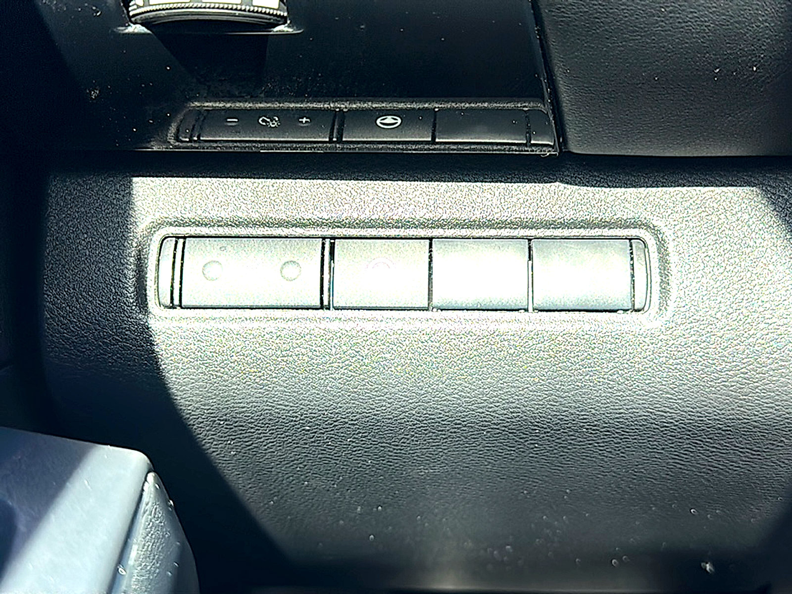 Used 2024 Nissan Pathfinder SV FWD image 37
