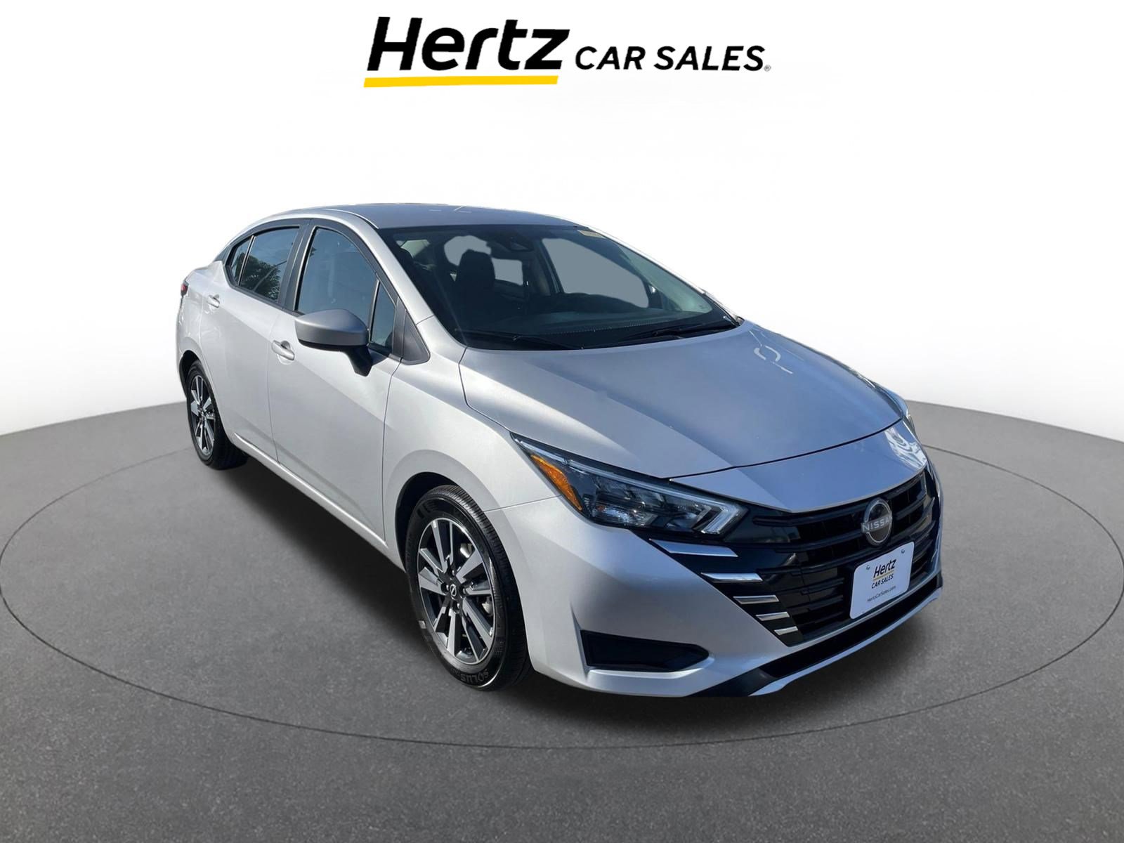 Used 2025 Nissan Versa SV image 1