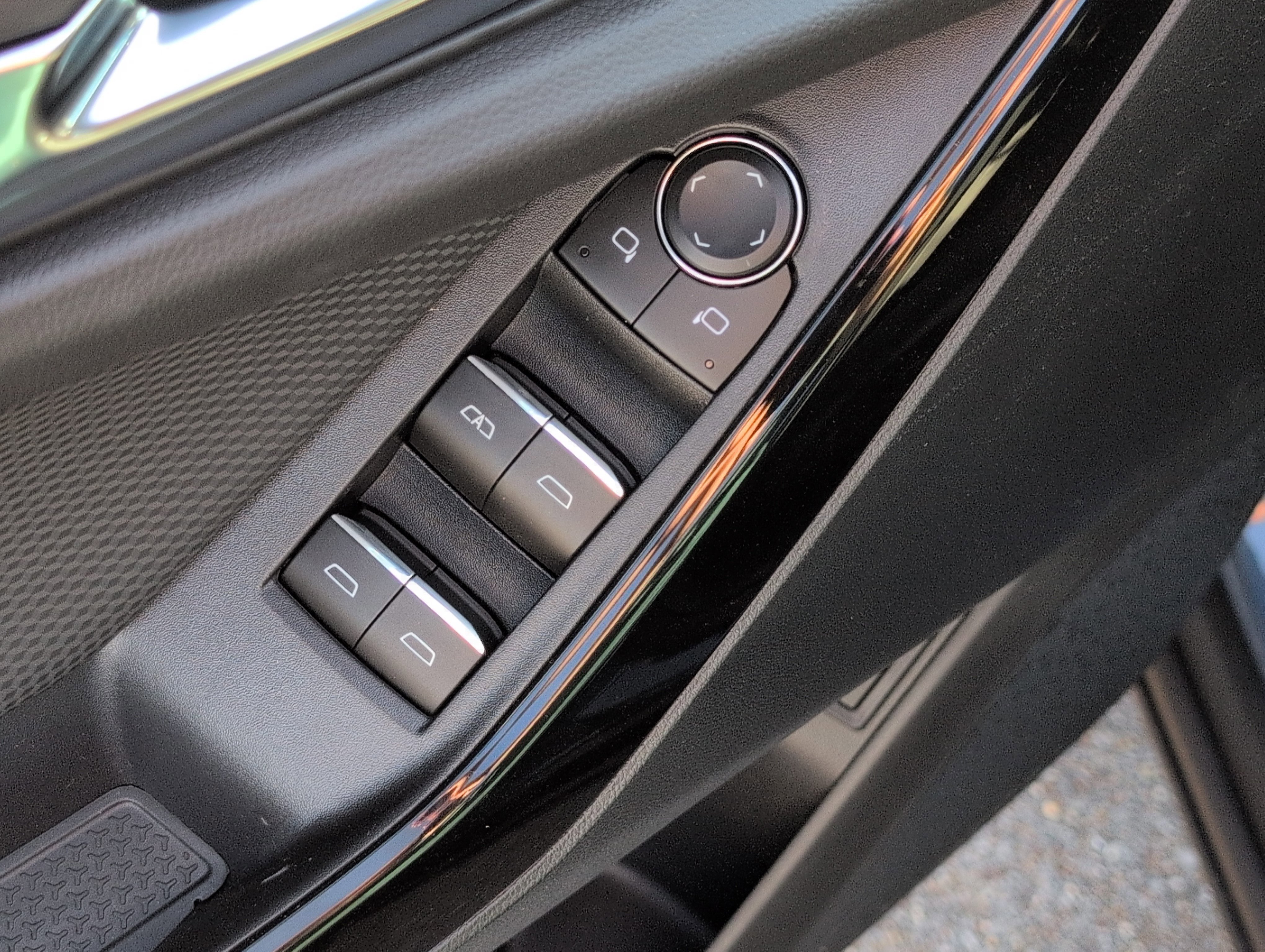 New 2026 Chevrolet Equinox RS image 12