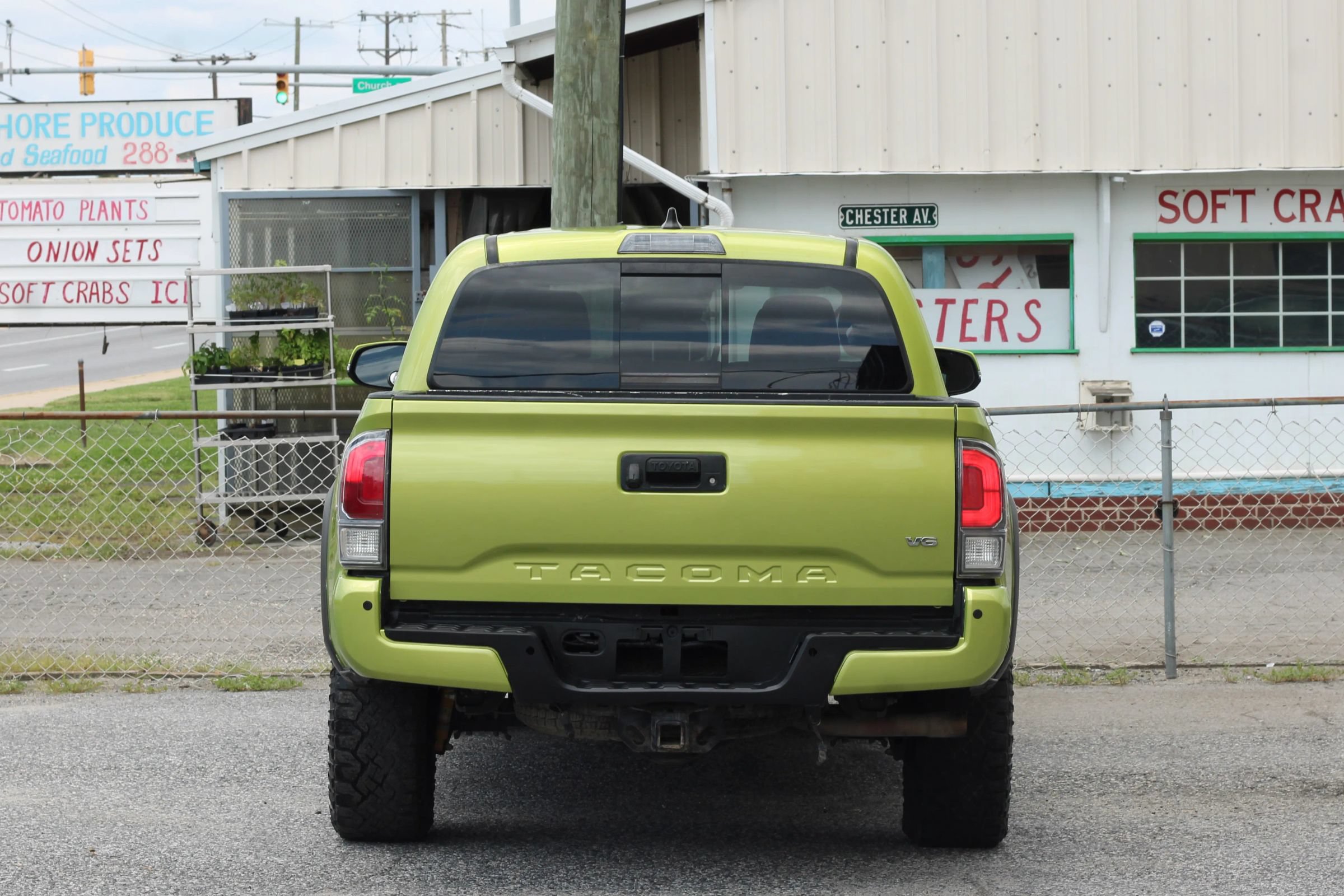 Used 2023 Toyota Tacoma TRD Off-Road w/ Technology Package AWD/4WD image 7