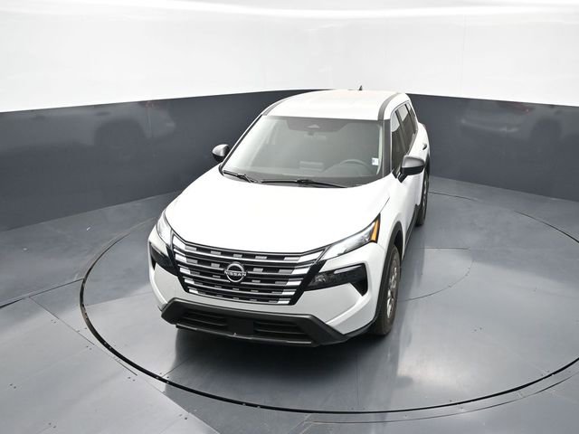 Certified 2025 Nissan Rogue S FWD image 17