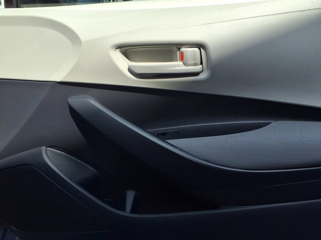 Used 2023 Toyota Corolla LE w/ Carpet Mat Package (TMS) FWD image 37