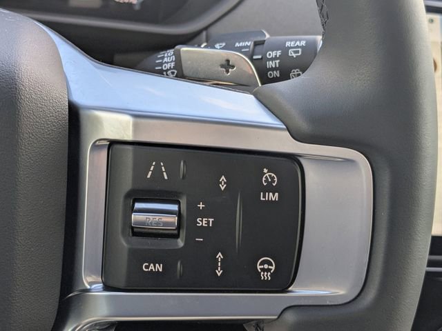 Used 2025 Land Rover Discovery S AWD/4WD image 31