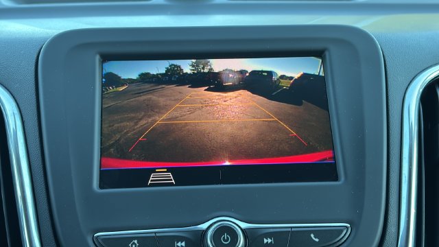 Used 2020 Chevrolet Equinox LT w/ Driver Convenience Package FWD image 22