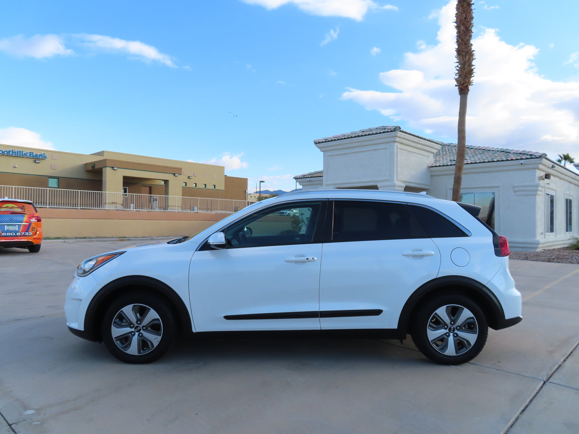 Used 2019 Kia Niro EX image 4