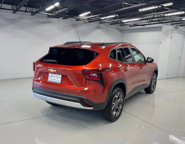 Used 2024 Chevrolet Trax LT w/ LT Convenience Package image 8