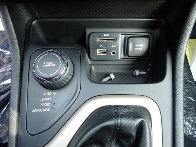 Certified 2017 Jeep Cherokee 75th Anniversary image 23