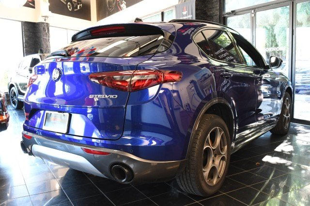 Used 2022 Alfa Romeo Stelvio Ti AWD/4WD image 13
