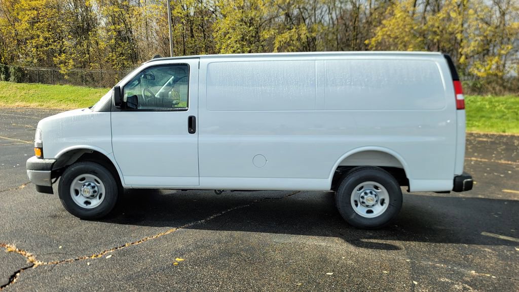 New 2025 Chevrolet Express 2500 w/ Communications Package image 7