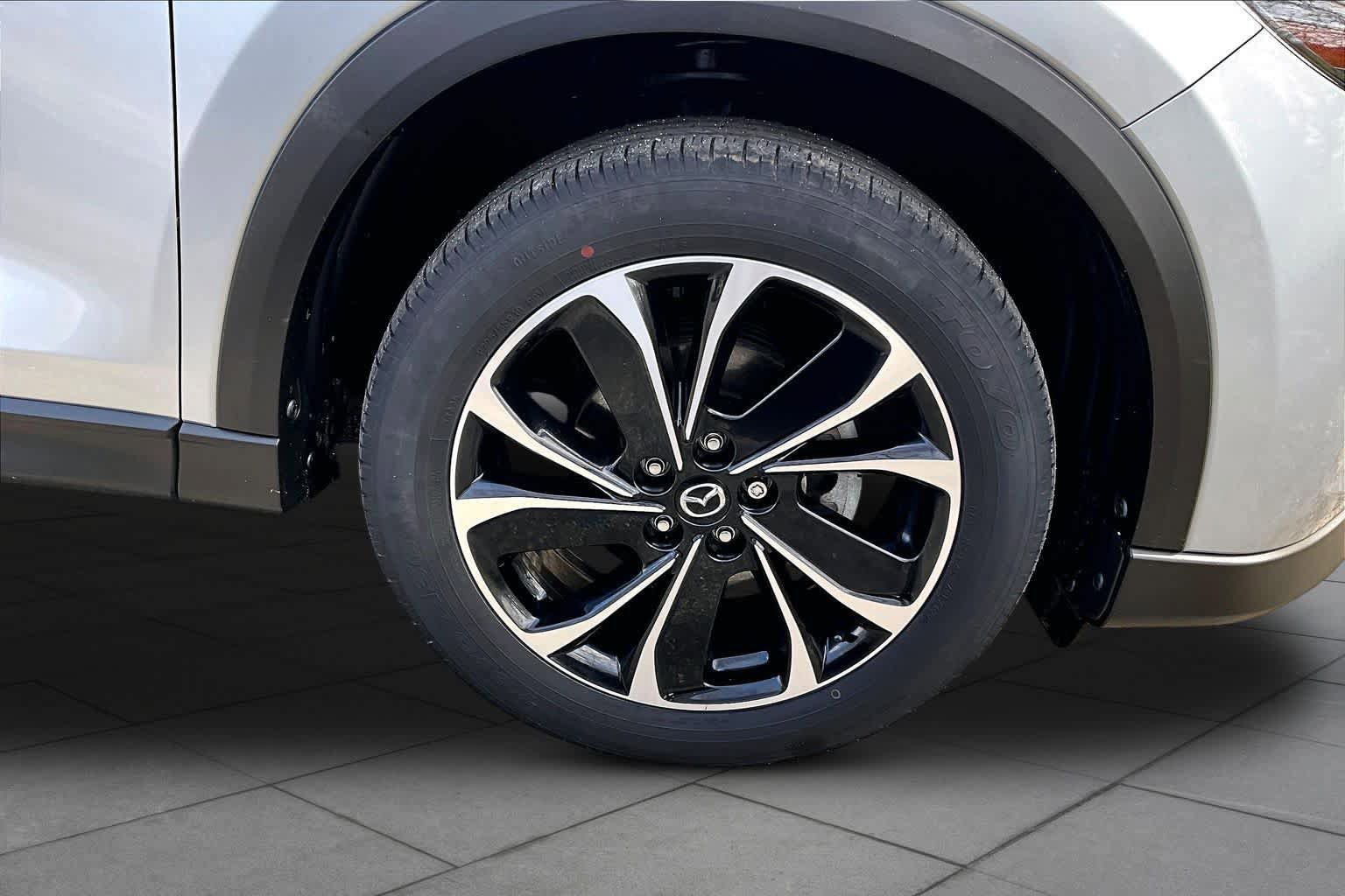 Used 2023 MAZDA CX-5 AWD 2.5 S w/ Premium Package image 11