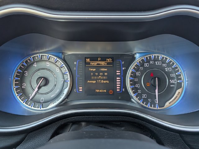 Used 2015 Chrysler 200 Limited FWD image 21