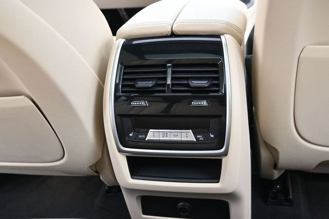 Used 2022 BMW X5 xDrive40i w/ Executive Package AWD/4WD image 39