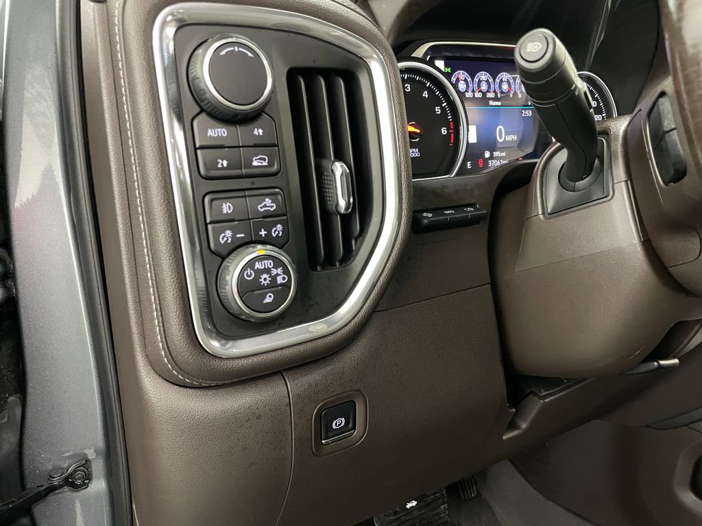 Certified 2019 Chevrolet Silverado 1500 LTZ w/ LTZ Plus Package AWD/4WD image 32