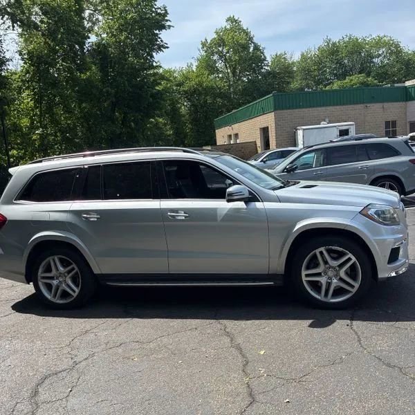 Used 2016 Mercedes-Benz GL 550 4MATIC image 10