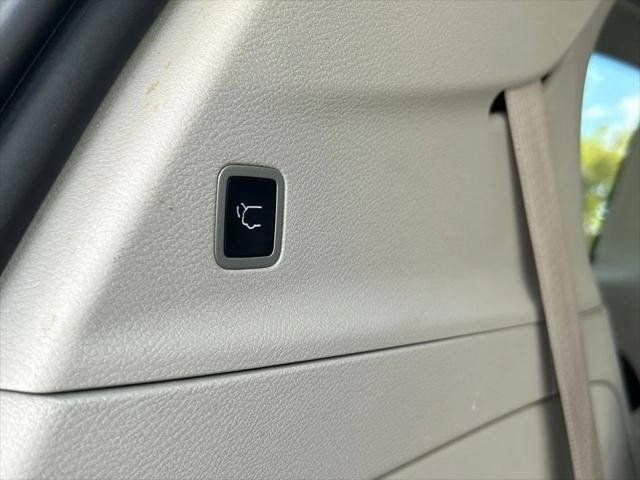 Certified 2024 Chrysler Pacifica Touring-L FWD image 40