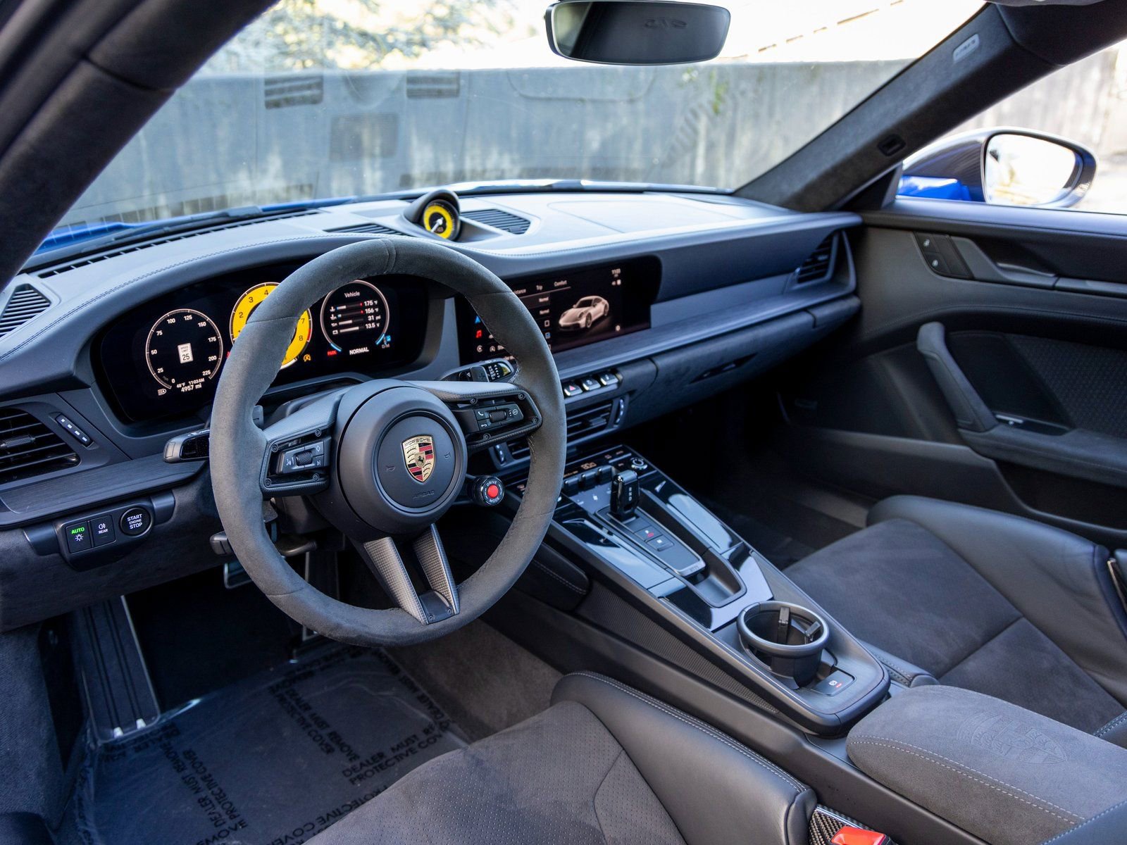 Certified 2025 Porsche 911 Carrera GTS RWD image 4