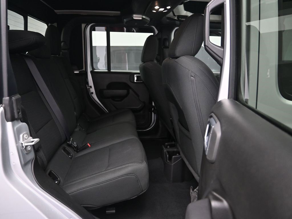 Certified 2022 Jeep Gladiator Willys image 23
