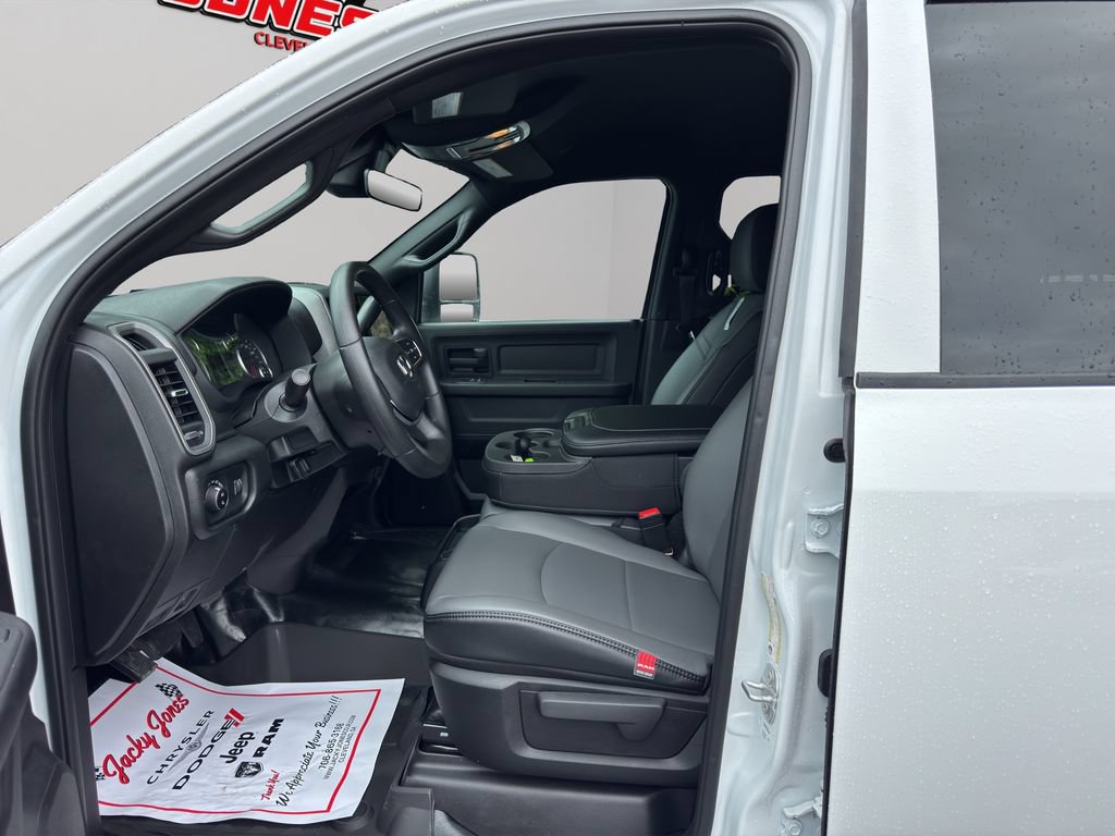 New 2026 RAM 3500 Tradesman w/ Chrome Appearance Group A AWD/4WD image 4