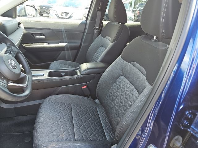 Certified 2025 Nissan Kicks SV w/ SV Premium Package AWD/4WD image 14