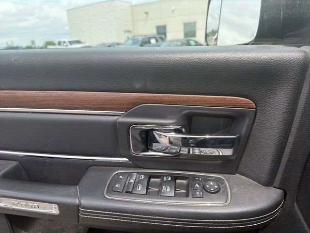 Used 2015 RAM 2500 Laramie w/ Black Appearance Group AWD/4WD image 7