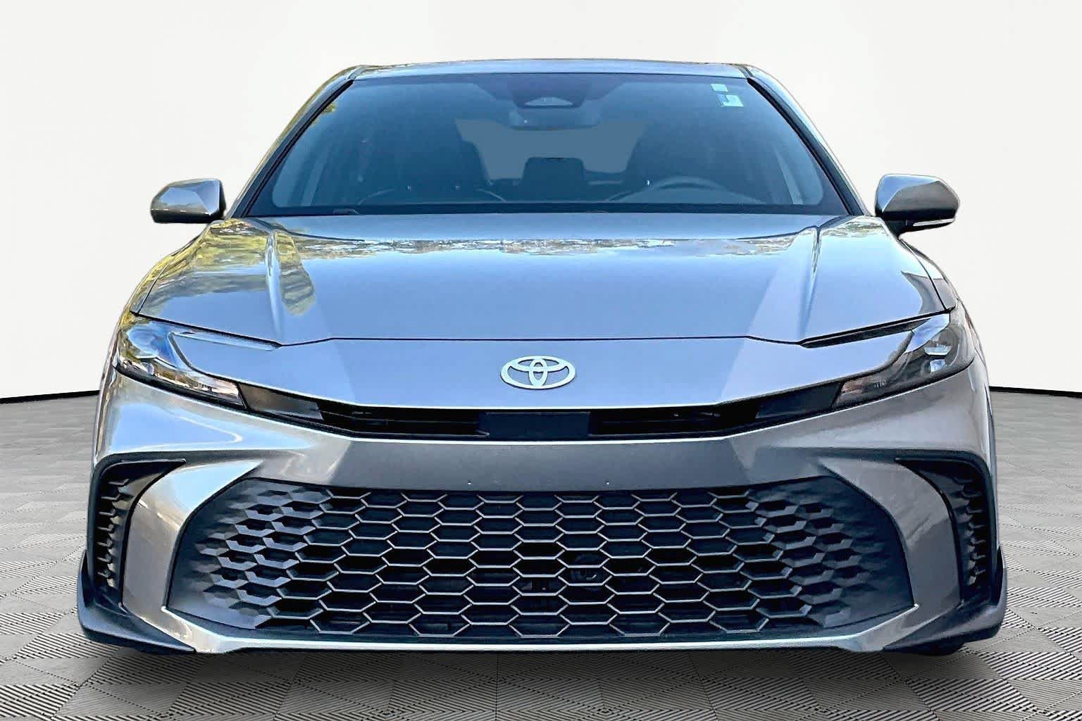 Used 2025 Toyota Camry SE w/ Multimedia Upgrade Package FWD image 4