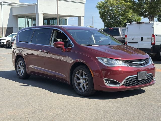 Used 2018 Chrysler Pacifica Touring Plus w/ Tire & Wheel Group FWD image 14