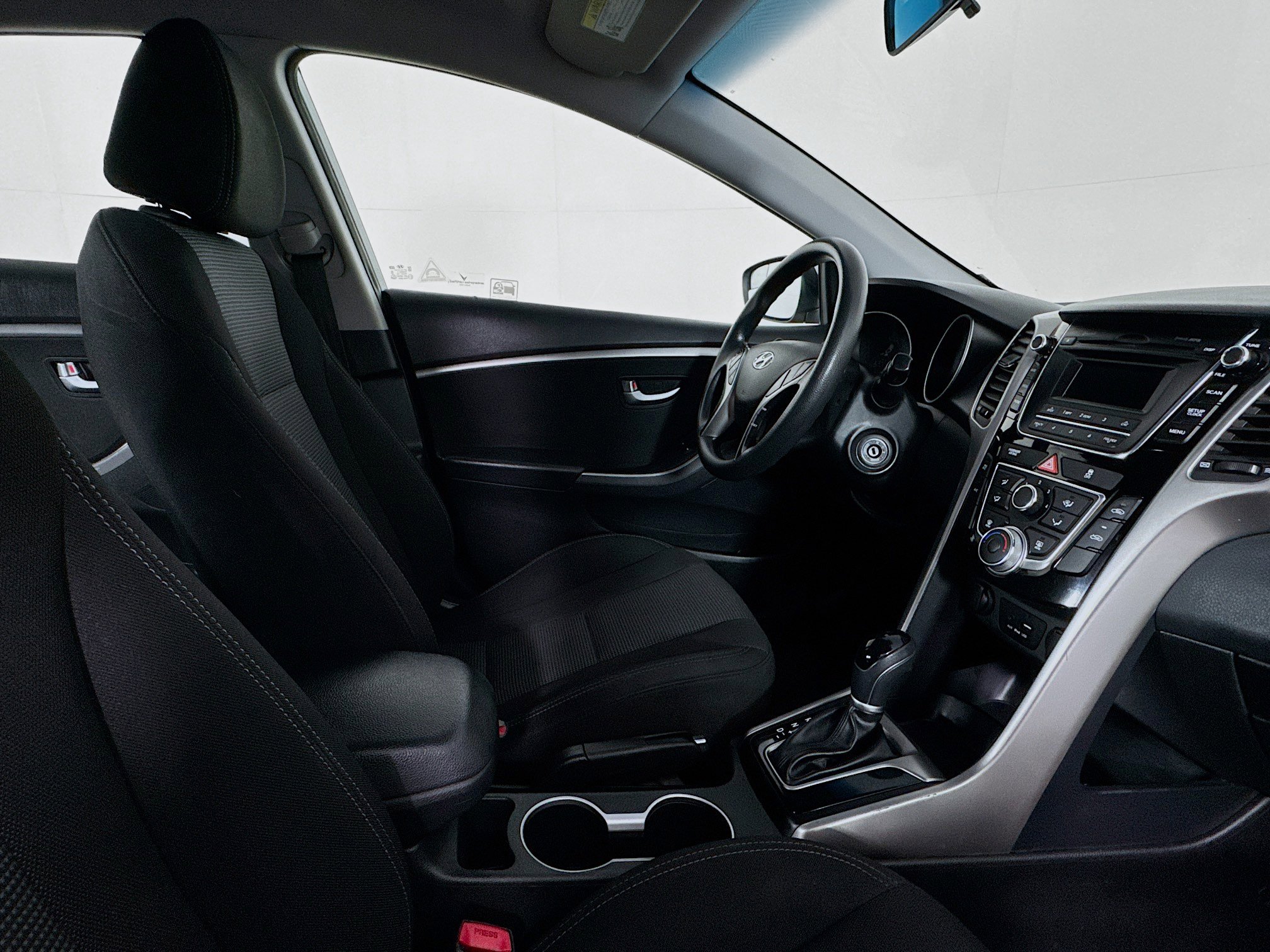 Used 2017 Hyundai Elantra GT image 44