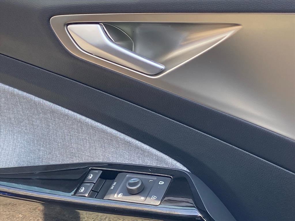 Certified 2024 Volkswagen ID.4 2WD image 16