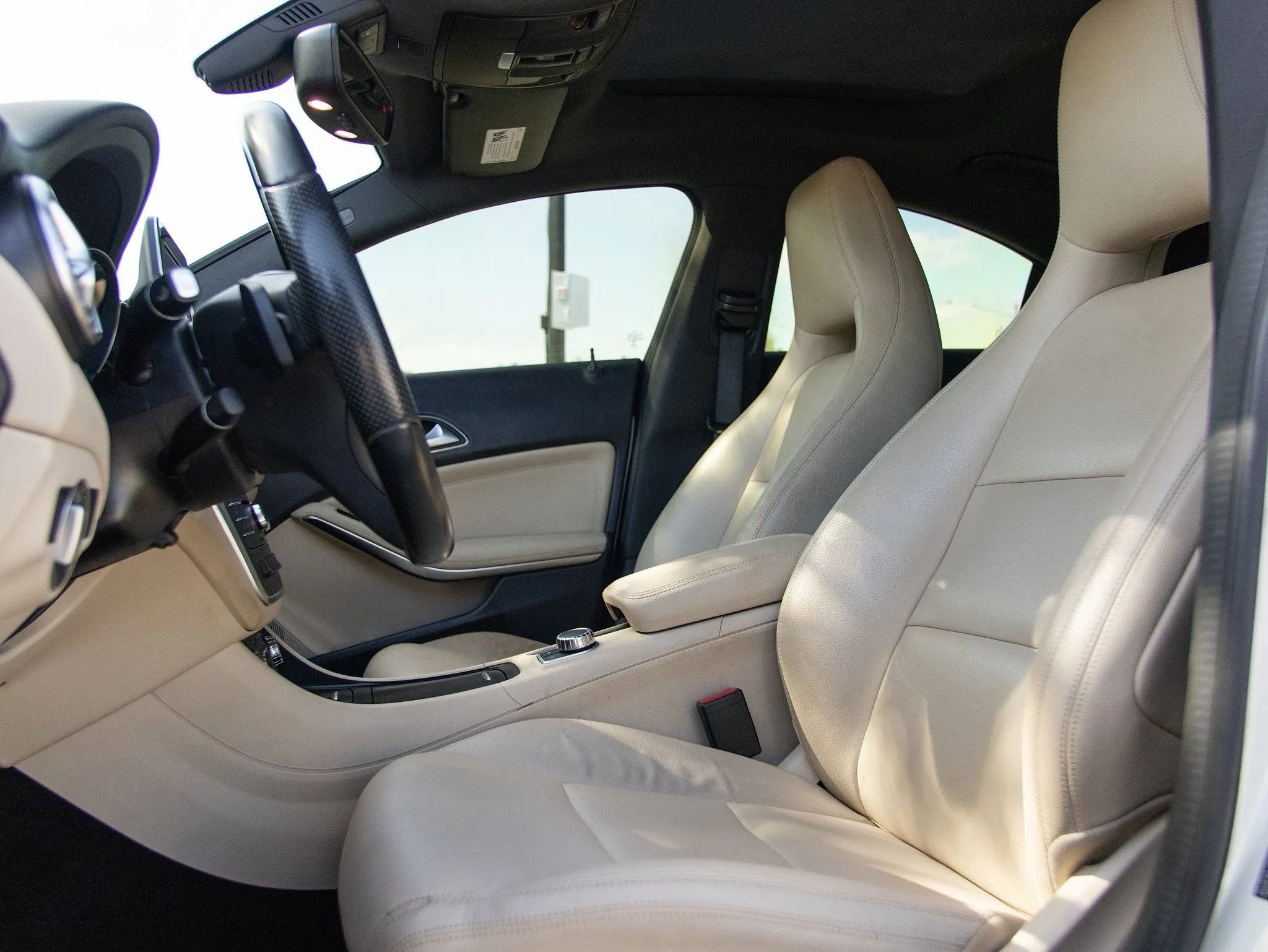 Used 2015 Mercedes-Benz CLA 250 image 21