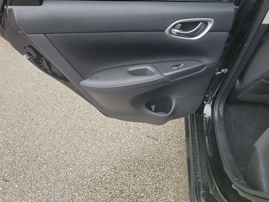 Used 2018 Nissan Sentra SR w/ SR Midnight Edition Package FWD image 17